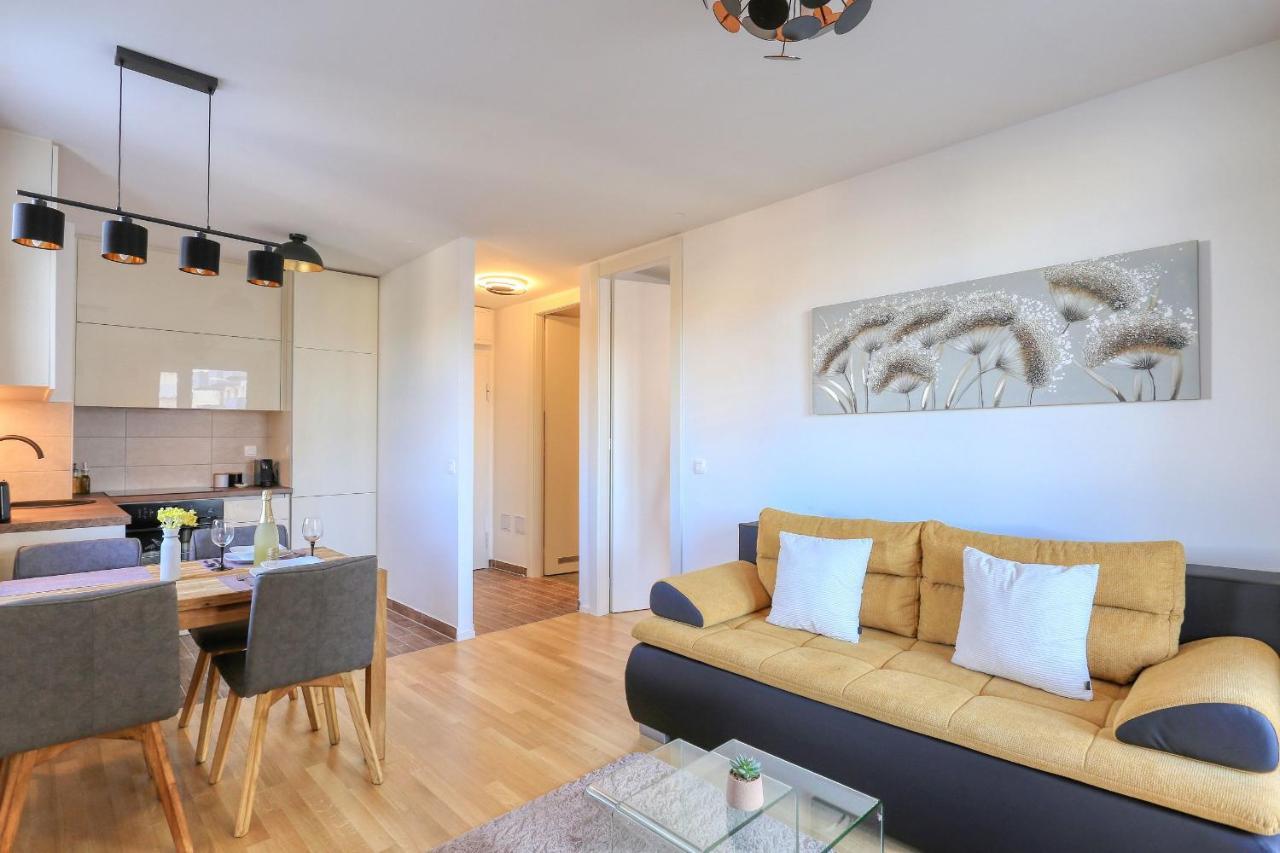 Apartmán Barbara With Private Parking In The Garage Zadar Exteriér fotografie